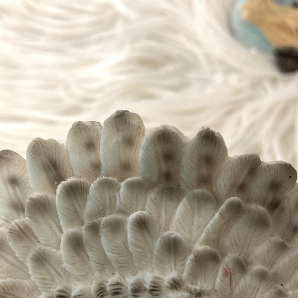 Snow Owl Resin Plate & Stand - Picture 10 of 13